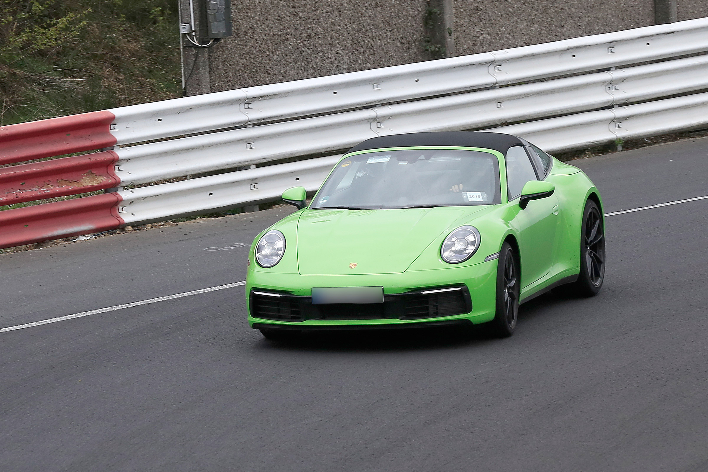 Porsche 911 Targa spy - nose