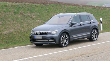Volkswagen Tiguan R spy - side