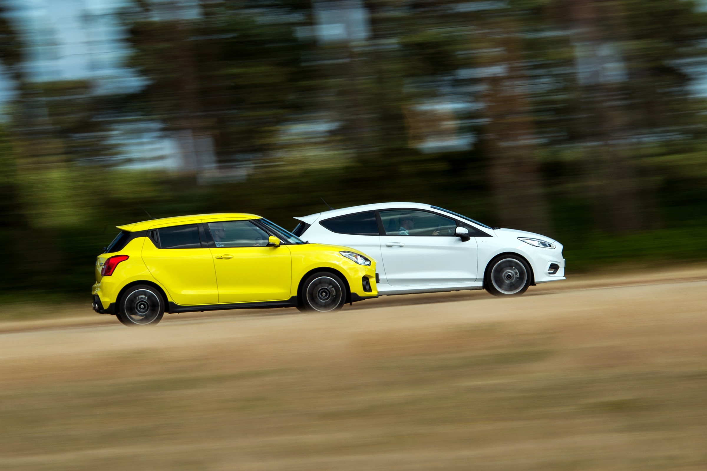 Ford Fiesta ST-line vs Suzuki Swift Sport
