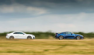 Nissan GT-R vs Audi S5