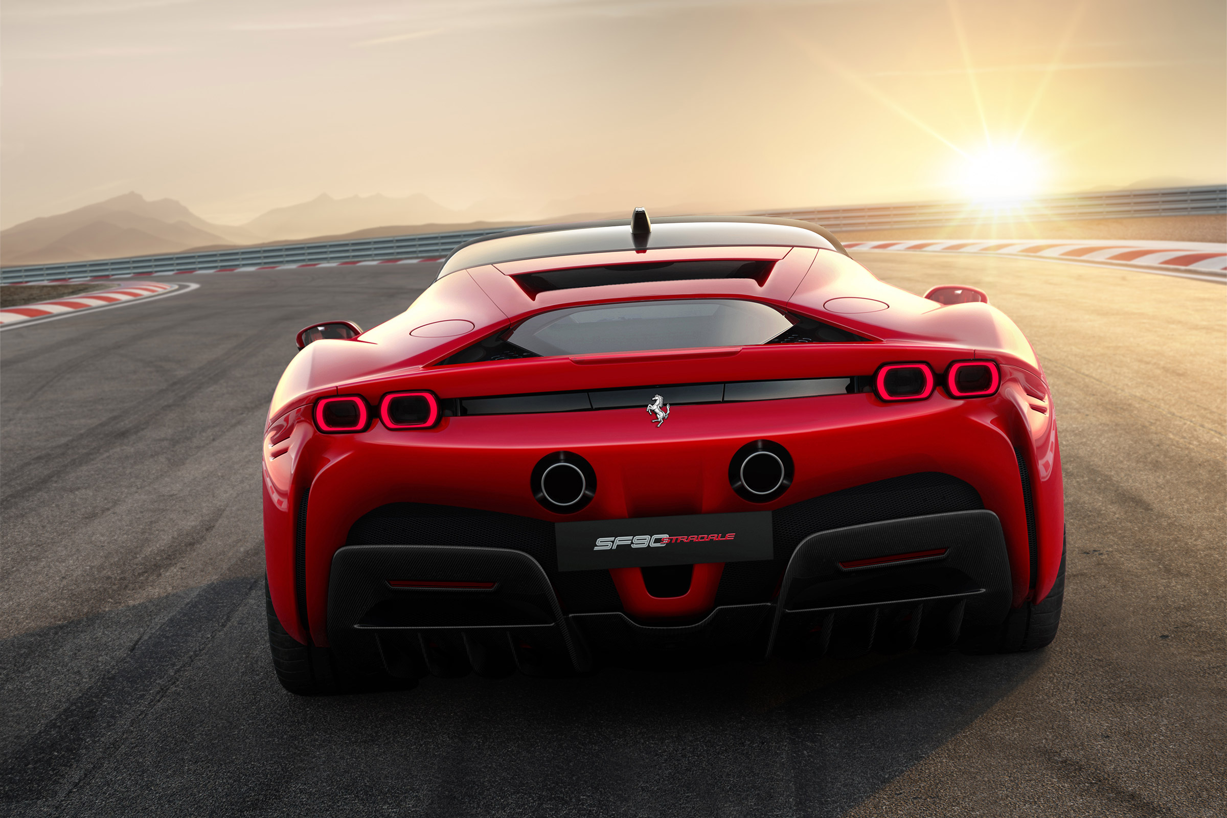 Ferrari SF90 Stradale - rear