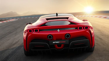 Ferrari SF90 Stradale - rear