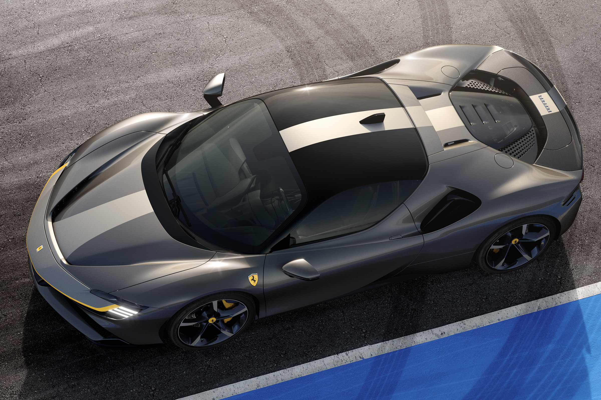 Ferrari SF90 Stradale - top