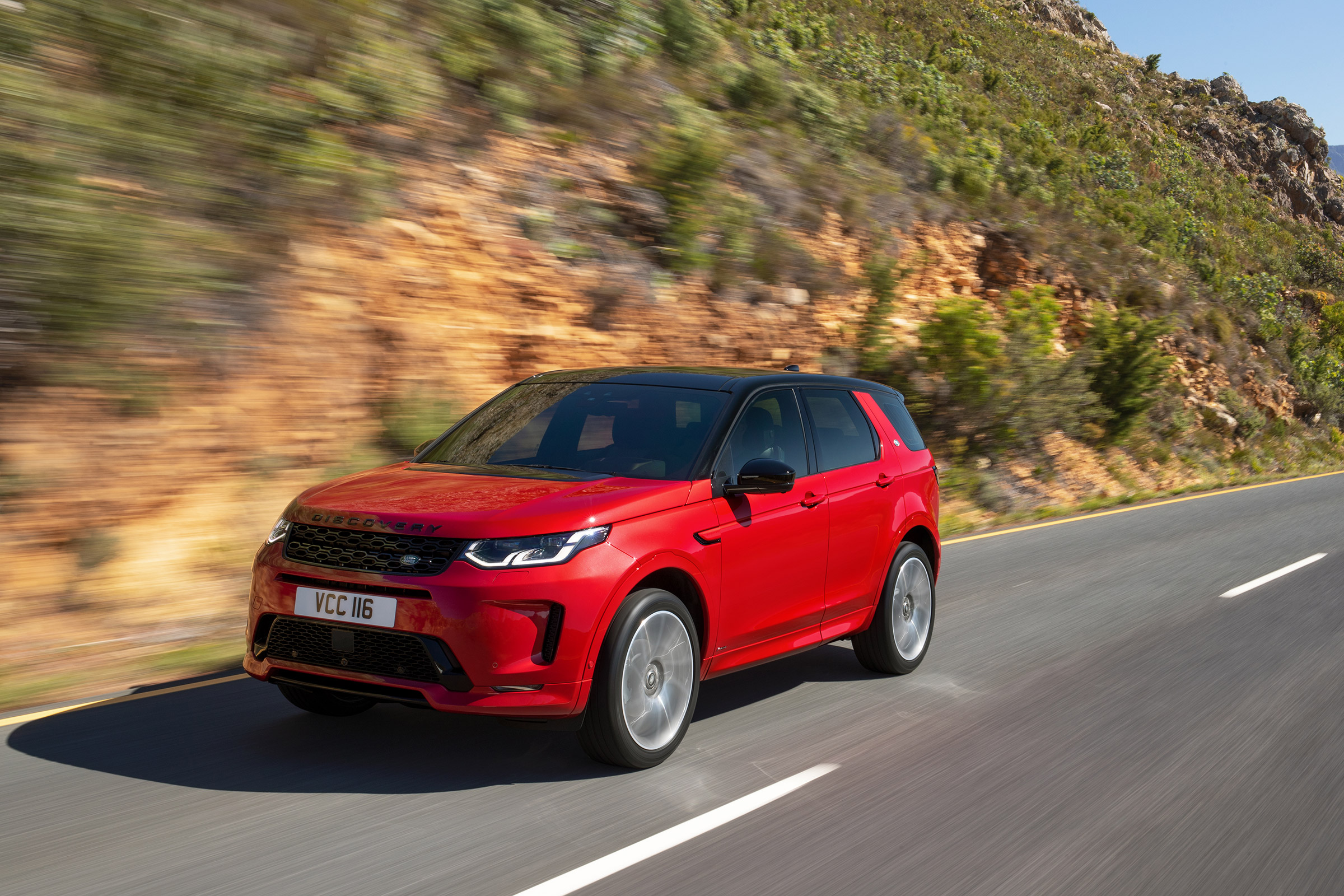Land Rover Discovery Sport - front