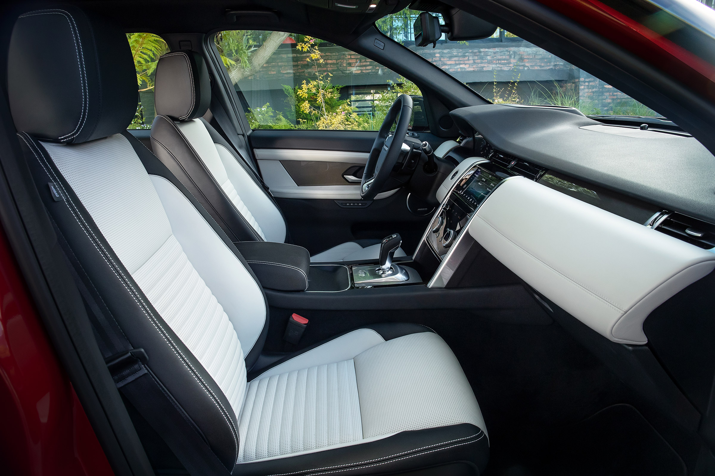 Land Rover Discovery Sport - dash