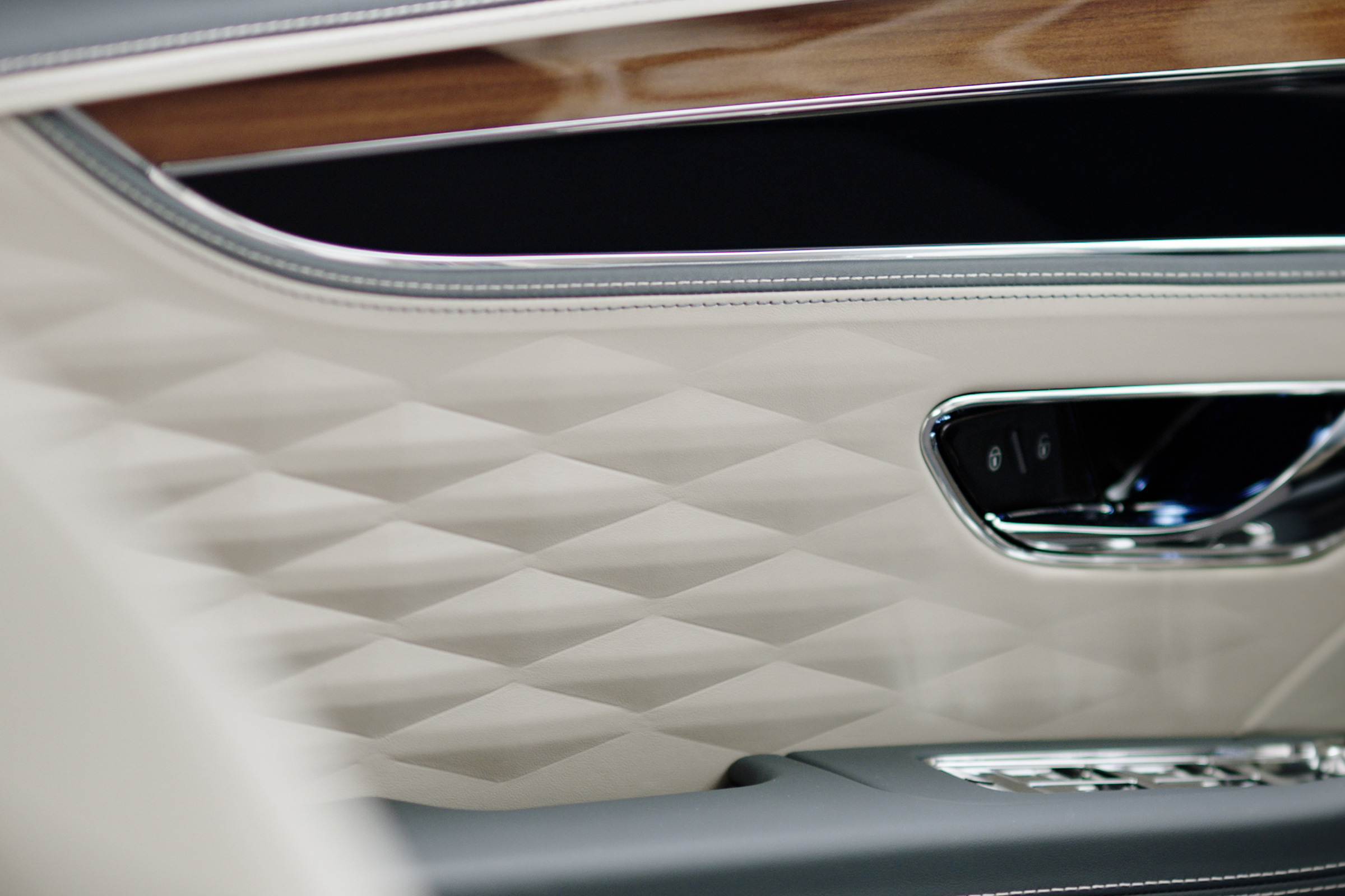 2019 Bentley Flying Spur leather teaser