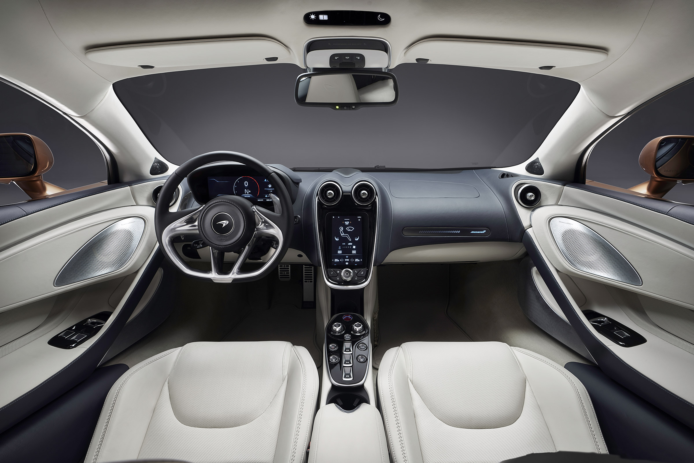 McLaren GT - dash