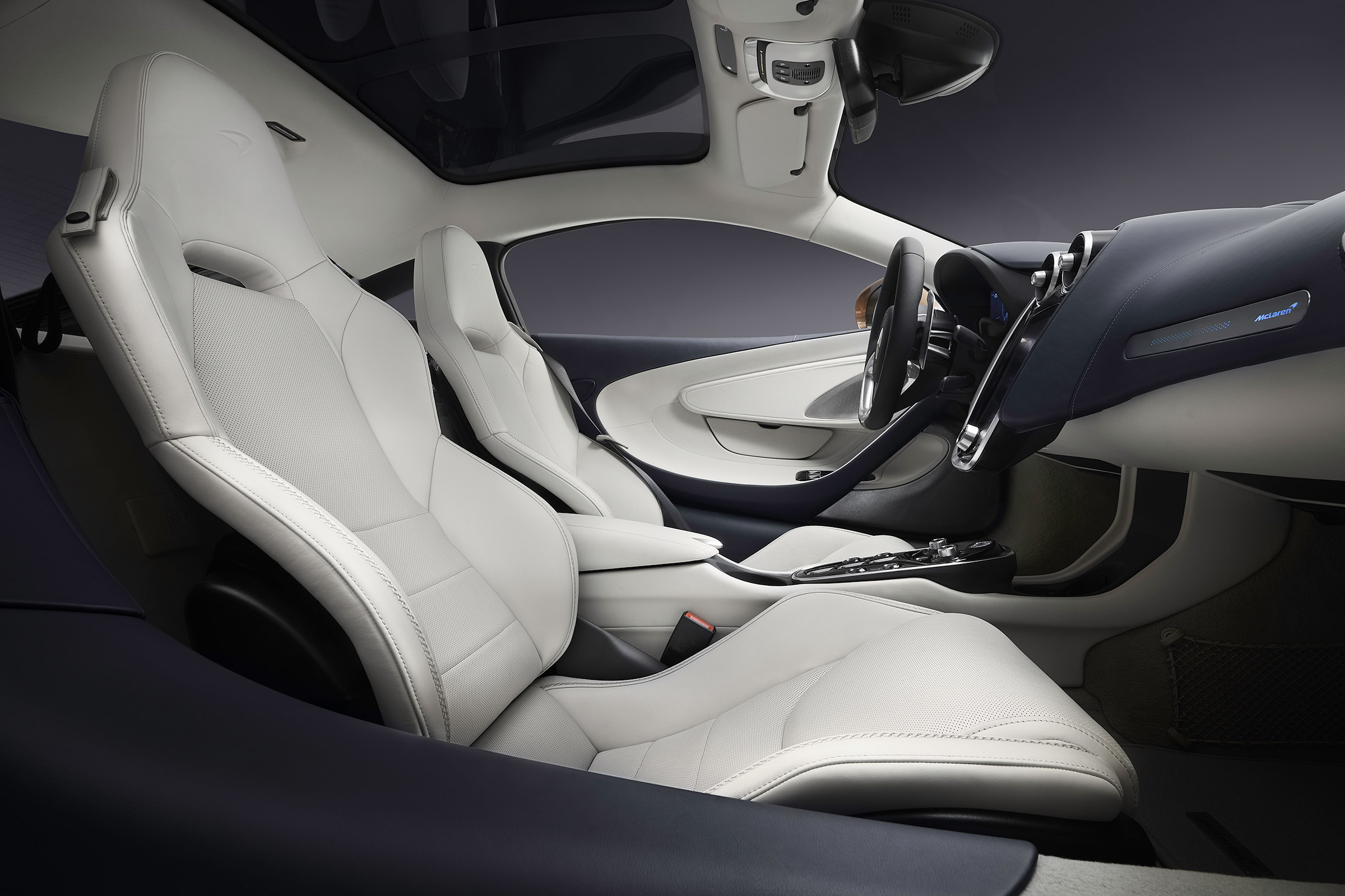 McLaren GT - seats