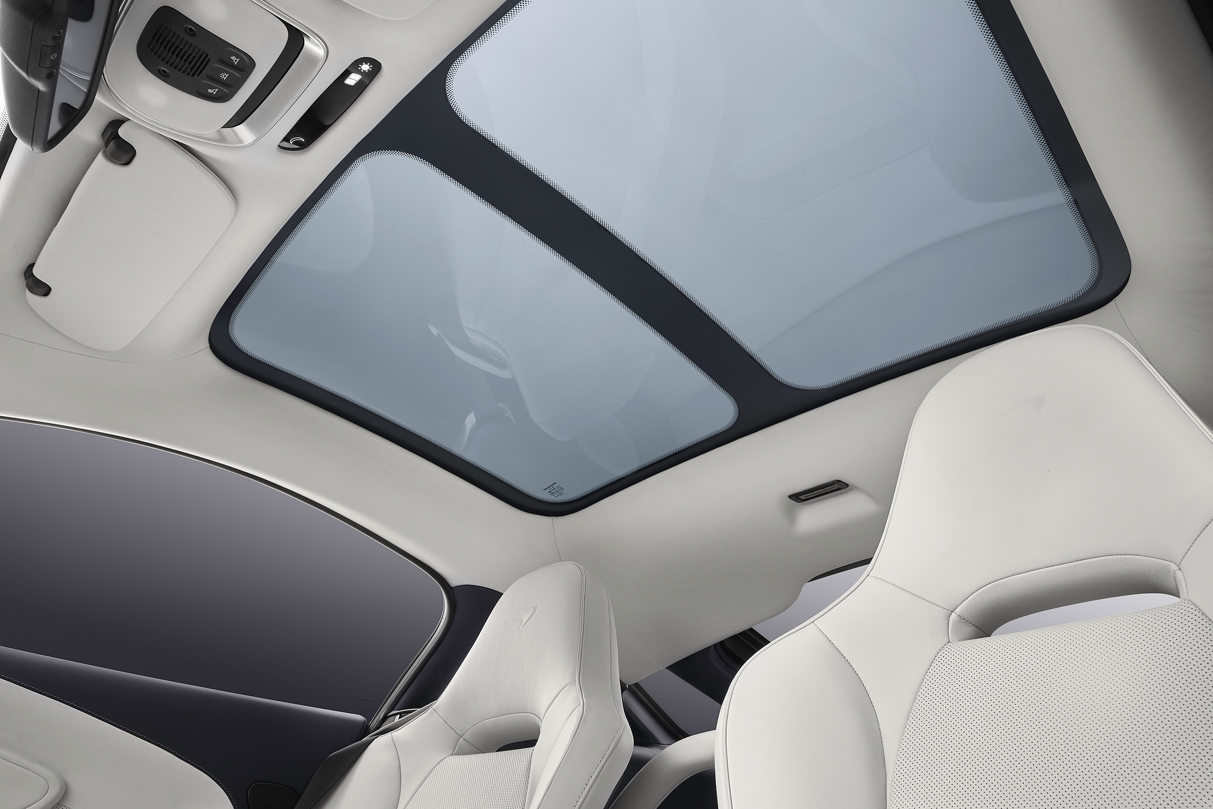 McLaren GT - roof