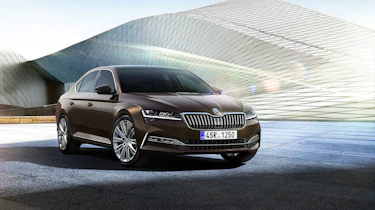Skoda Superb facelift - front quarter