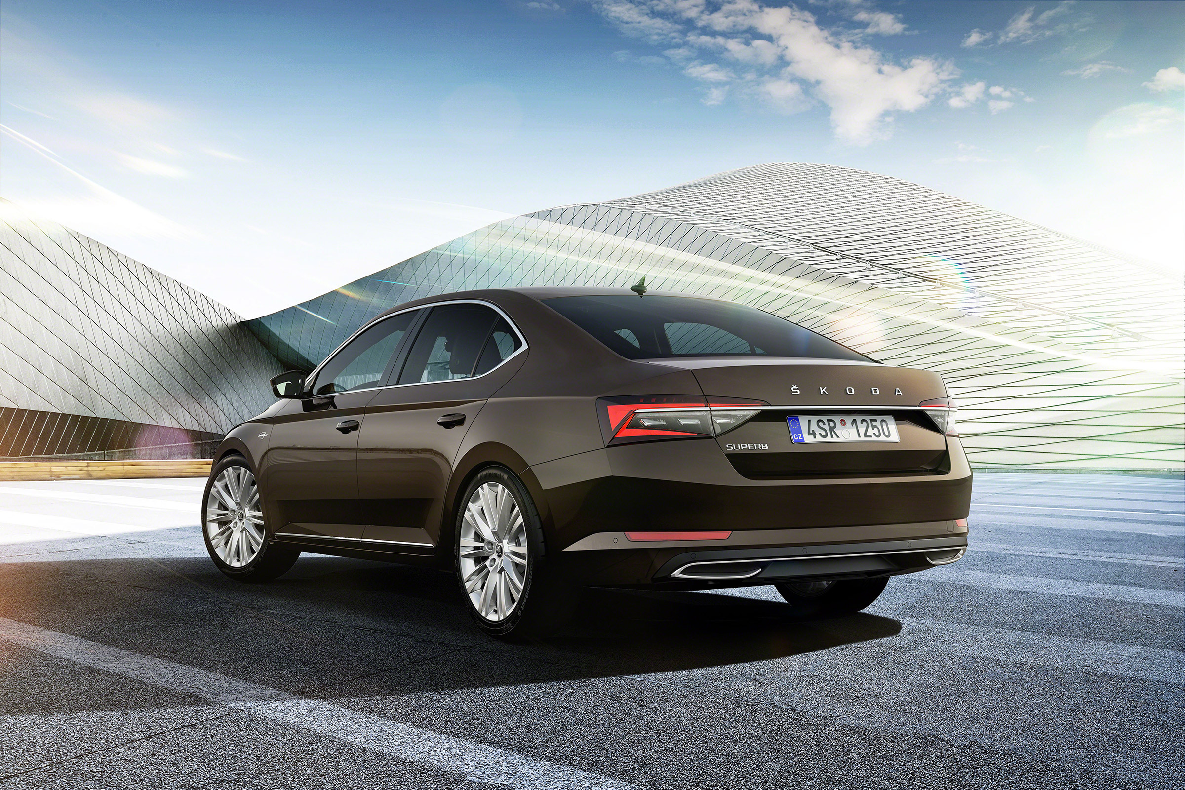 Skoda Superb facelift - rear quarter