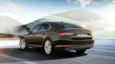 Skoda Superb facelift - rear quarter