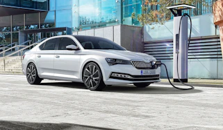 Skoda Superb facelift - front quarter
