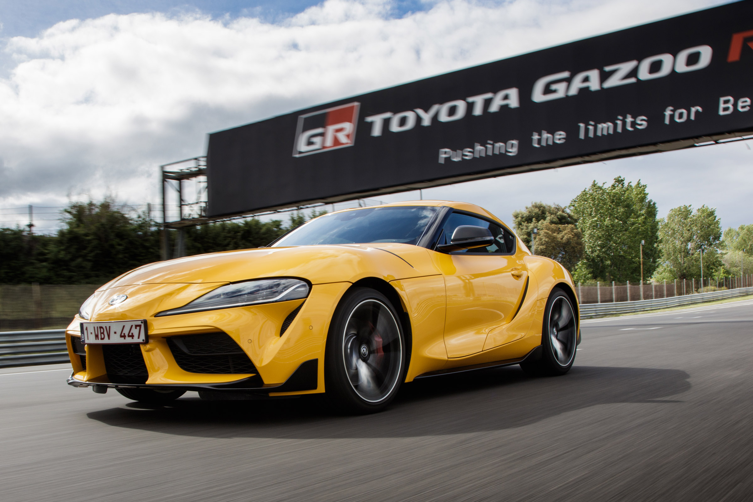 New 2019 Toyota Supra yellow 