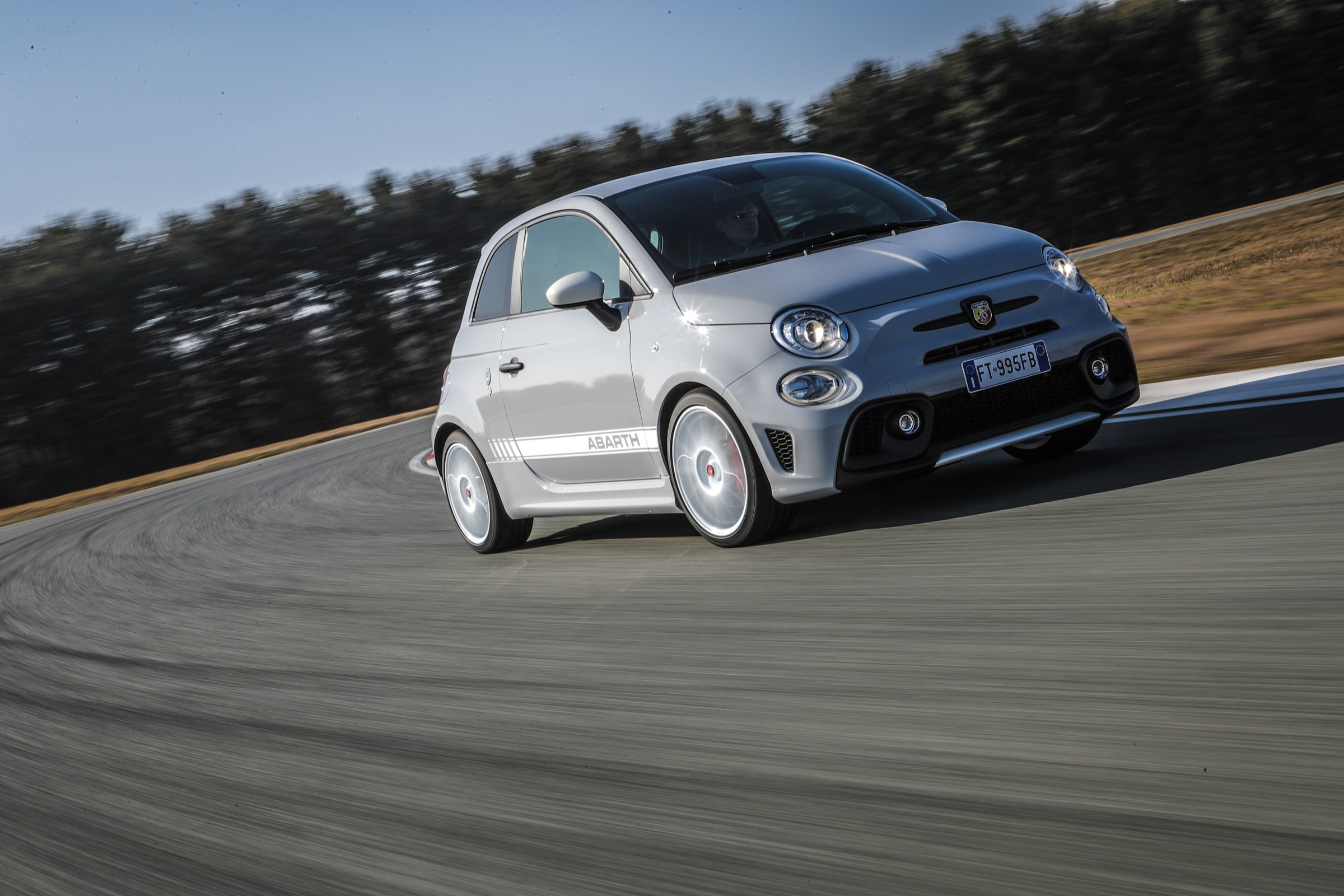 Abarth 595 Esseesse front