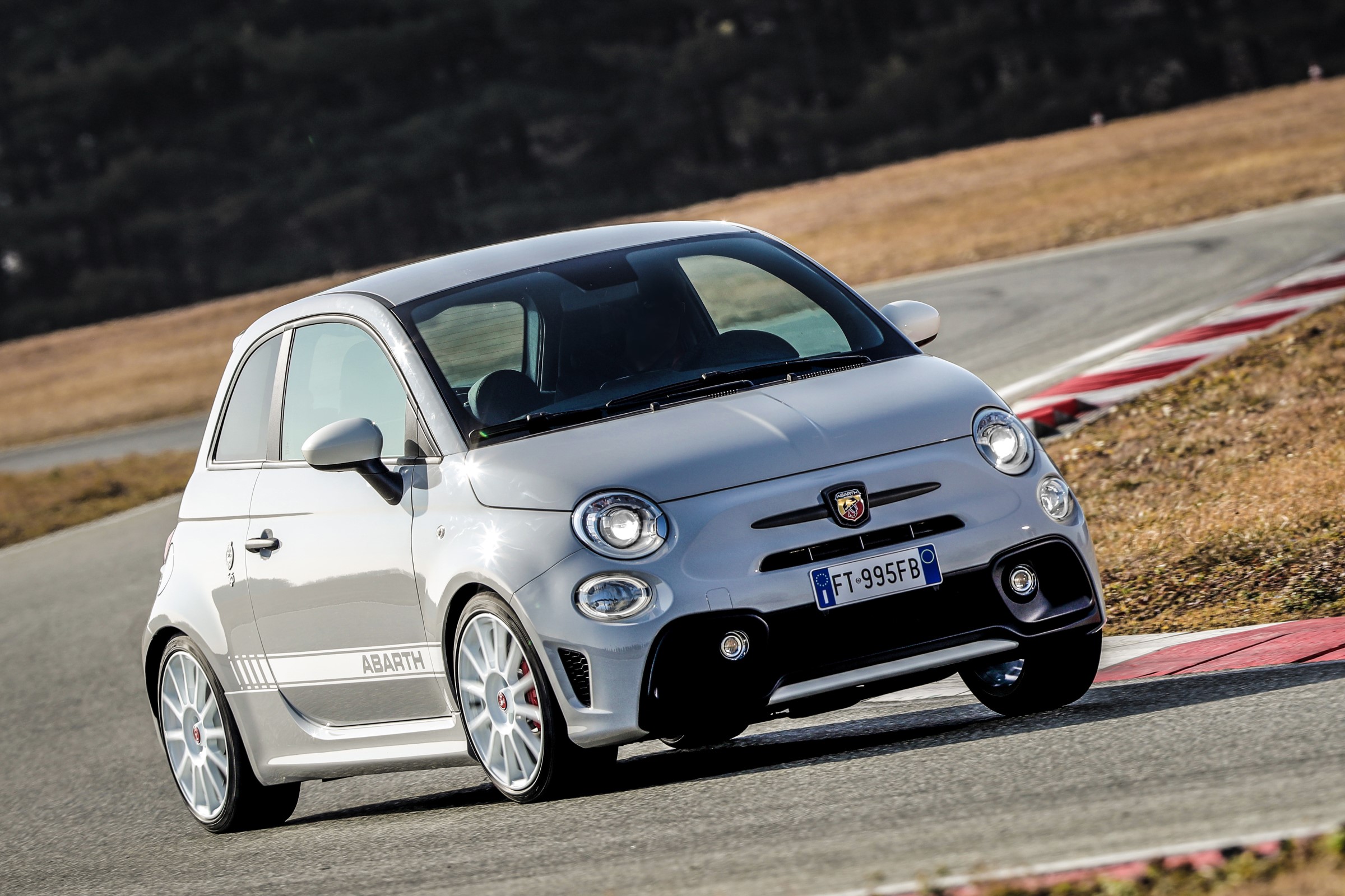 Abarth 595 Esseesse front