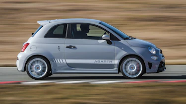 Abarth 595 Esseesse side