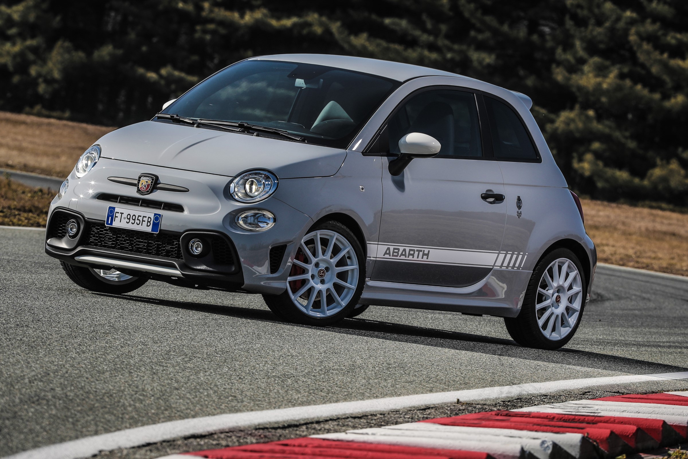 Abarth 595 Esseesse front