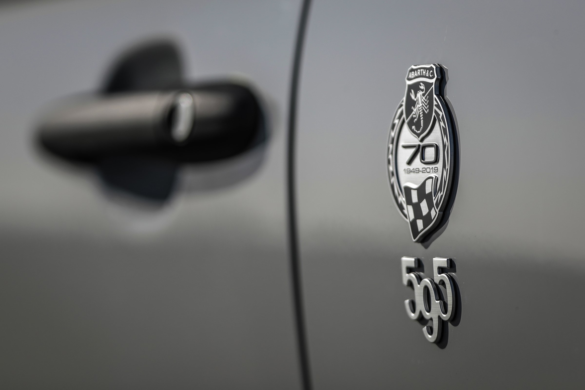 Abarth 595 Esseesse badge