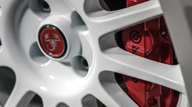 Abarth 595 Esseesse wheel