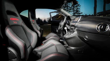 Abarth 595 Esseesse seats