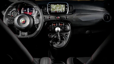 Abarth 595 Esseesse interior