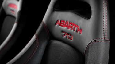 Abarth 595 Esseesse seat