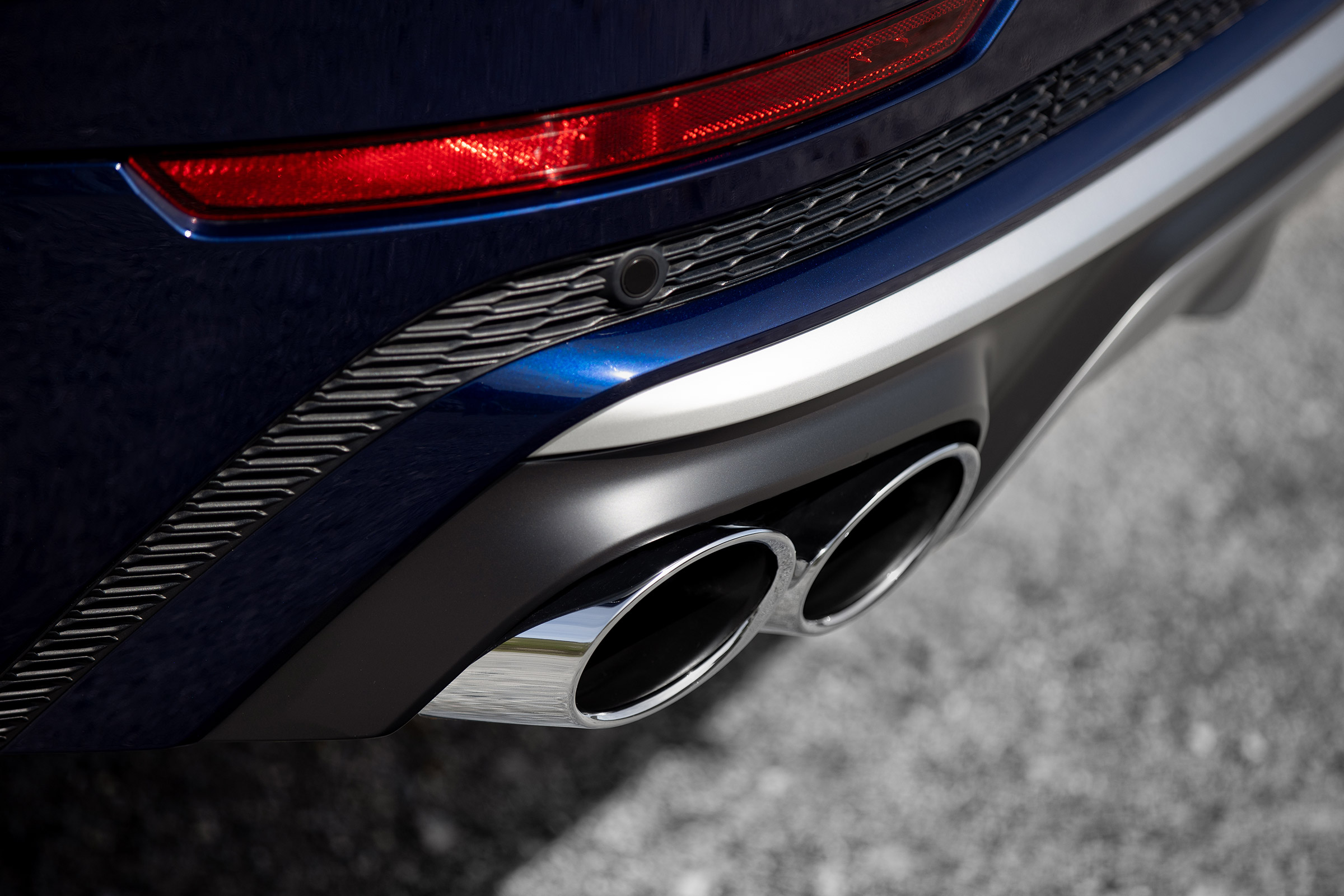 Audi SQ8 TDI review - exhaust