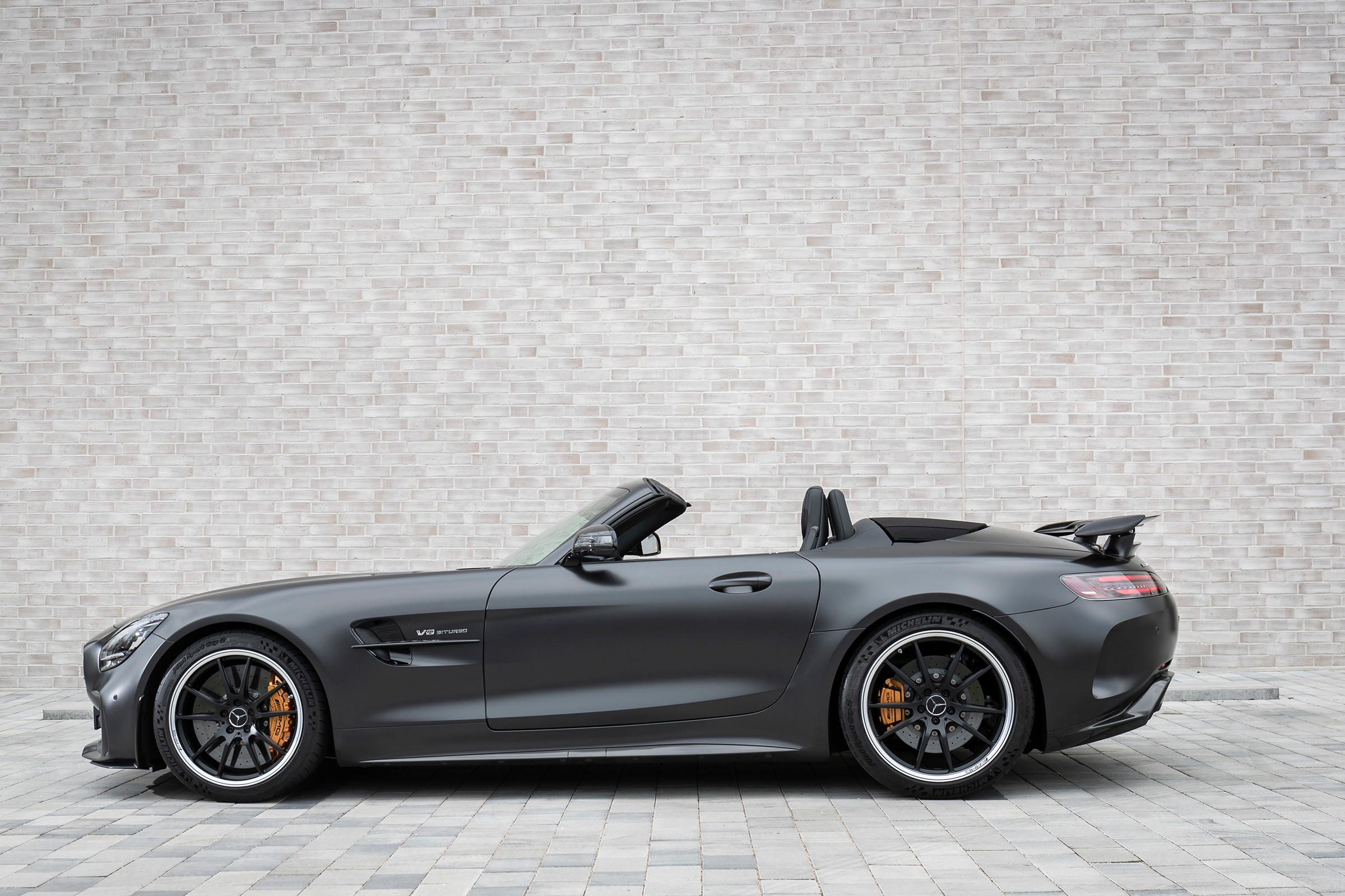 Mercedes-AMG GT R Roadster side