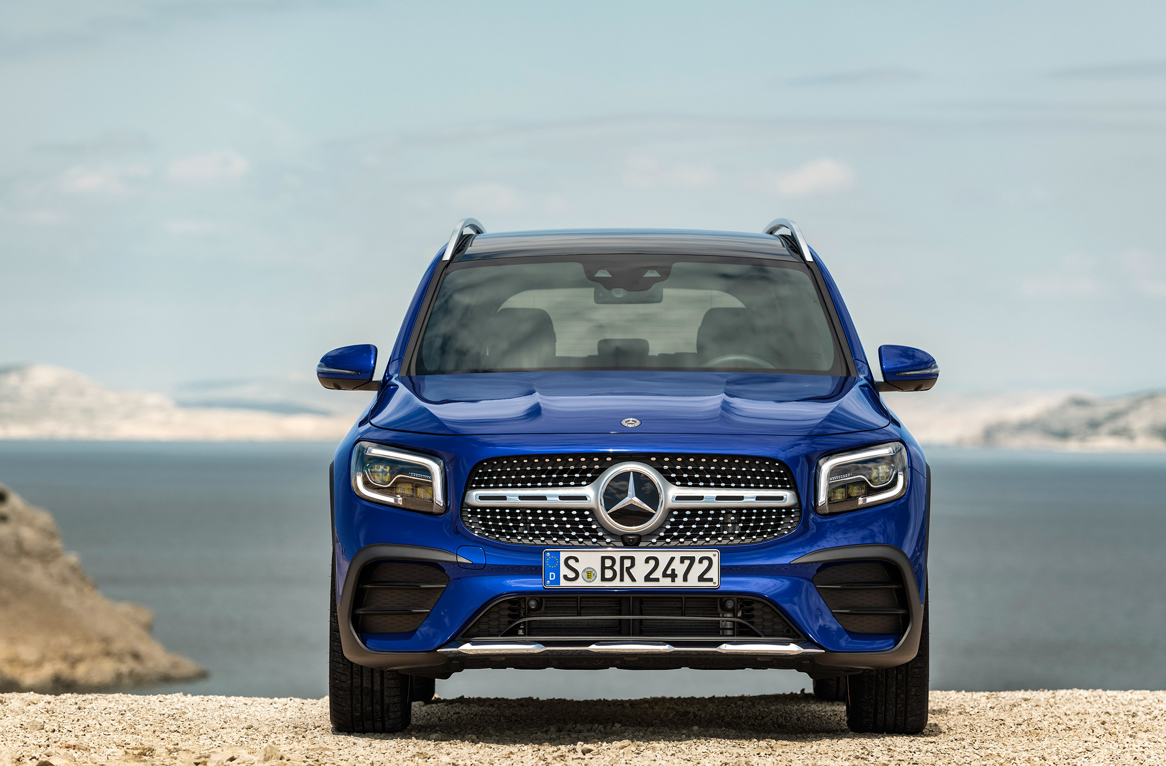 Mercedes GLB revealed - frotn