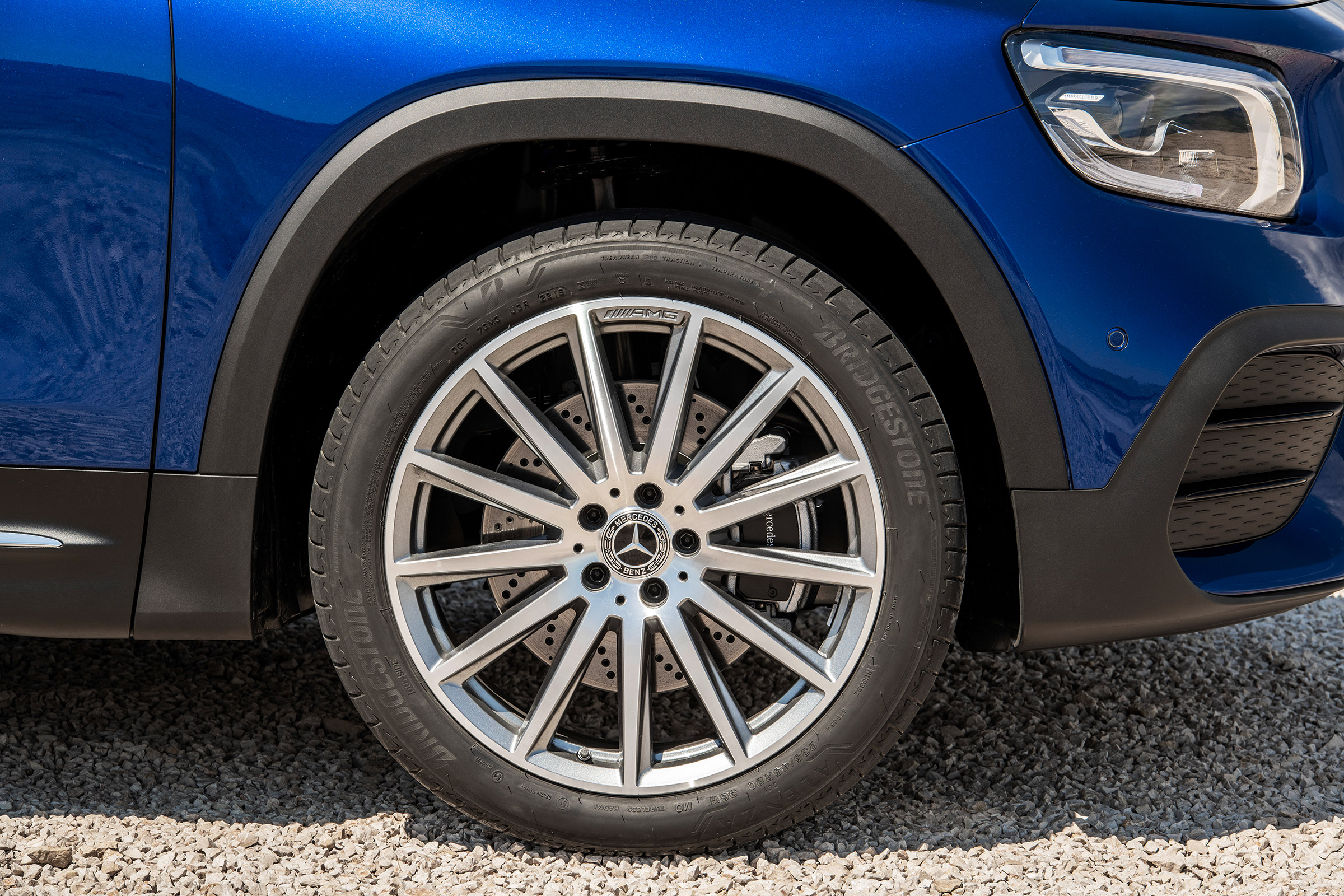 Mercedes GLB revealed - wheel