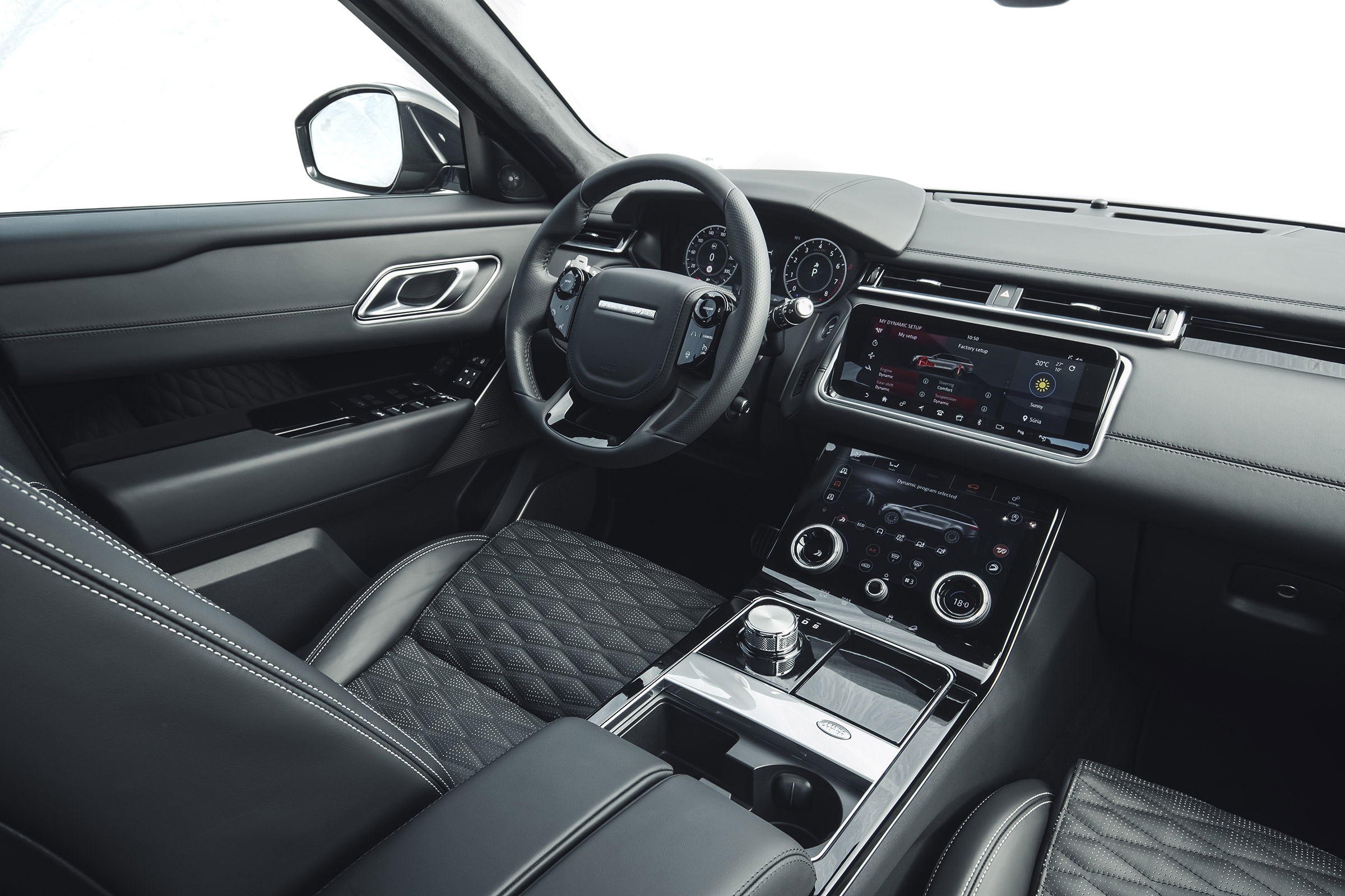 Range Rover Velar SVA -interior