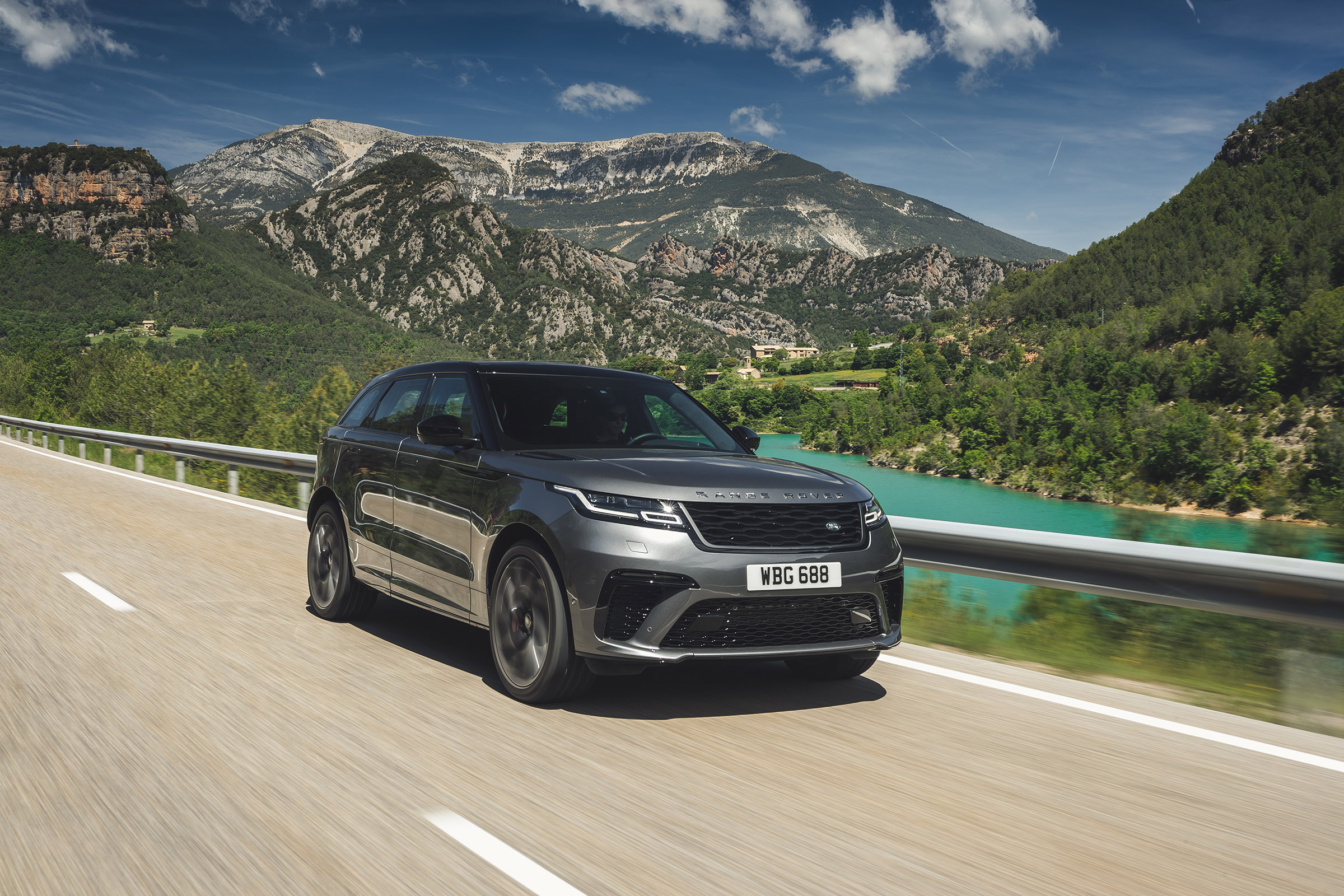 Range Rover Velar SVA - front quaretr