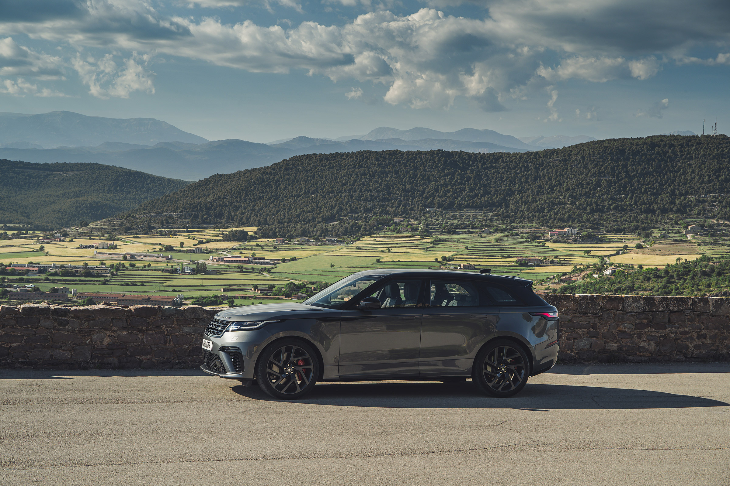 Range Rover Velar SVA - side