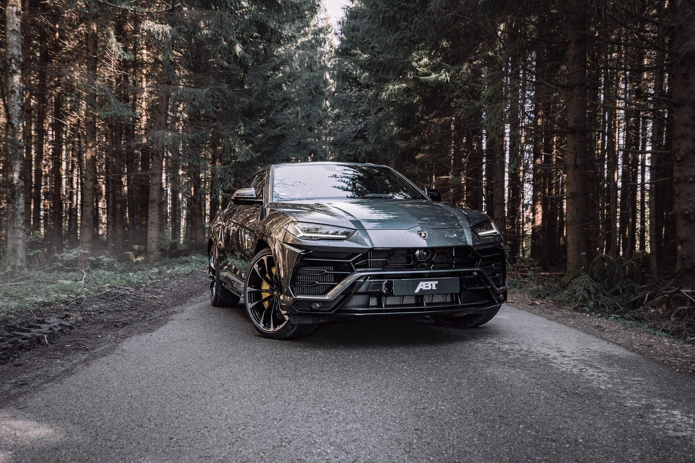 ABT Lamborghini Urus - front quarter
