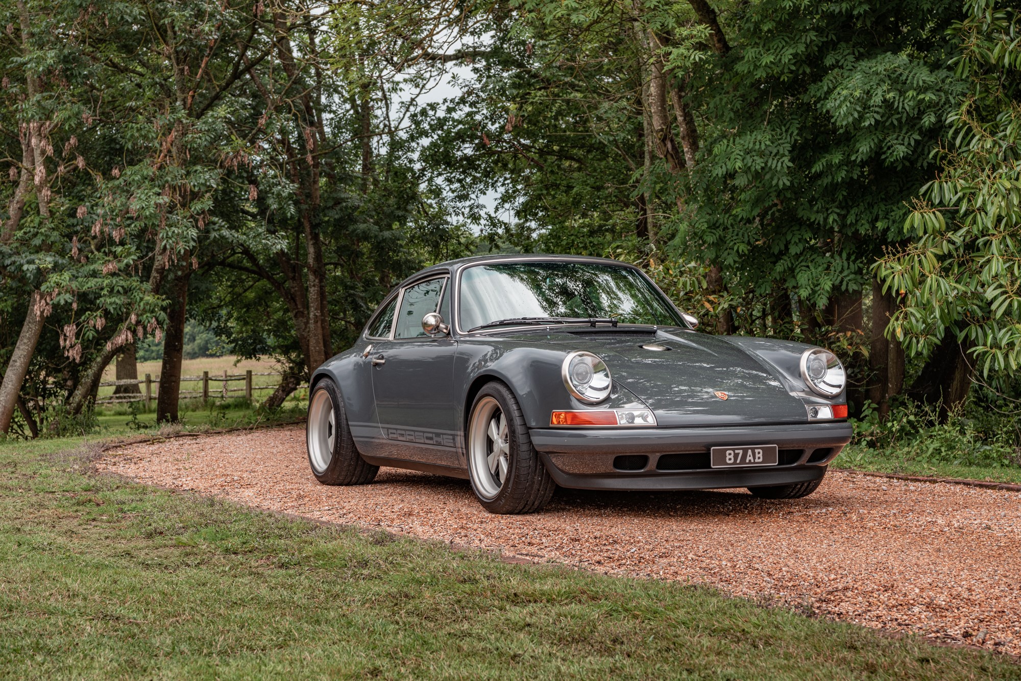 Singer Sussex commission