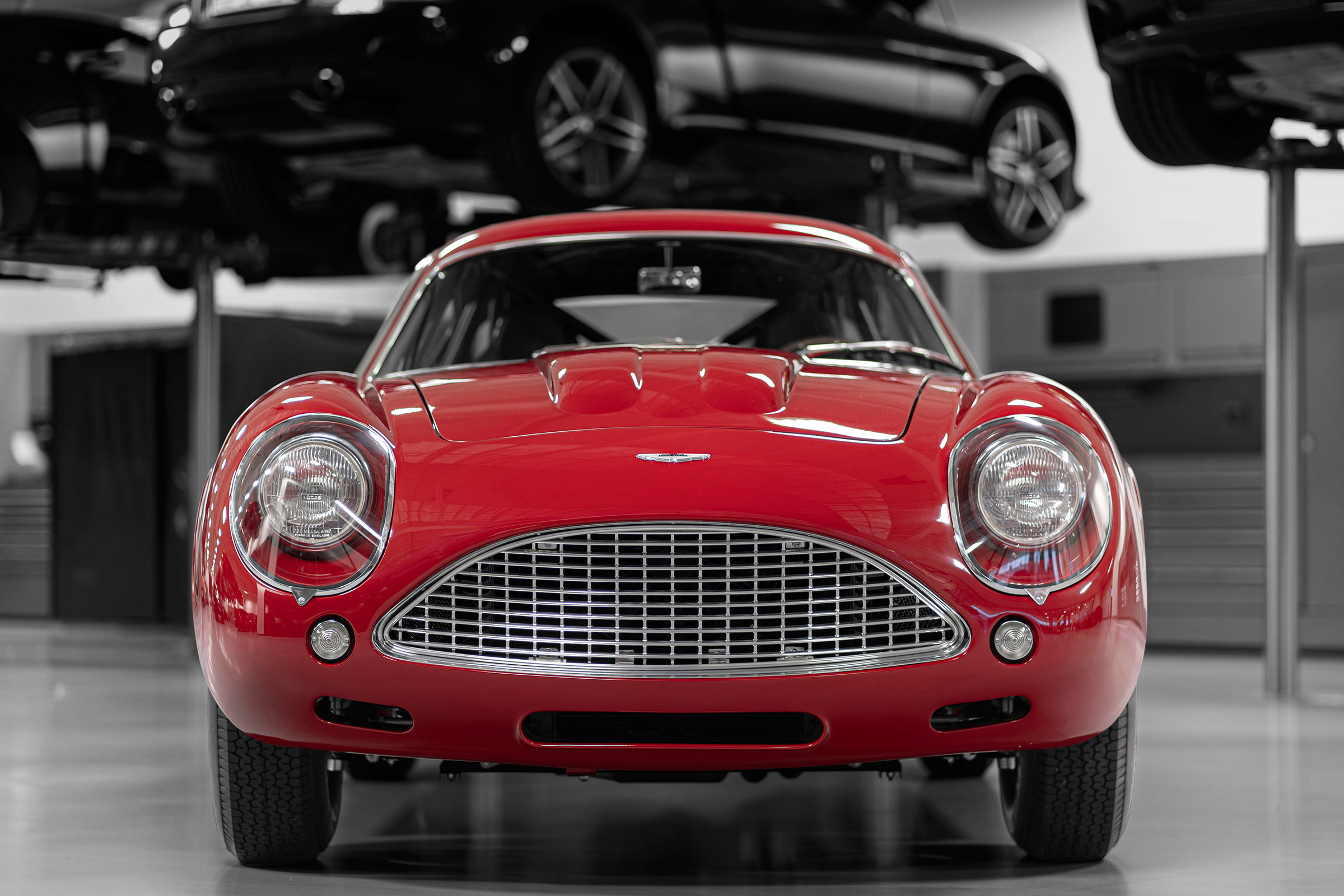 Aston Martin DB4 Zagato continuation - nose