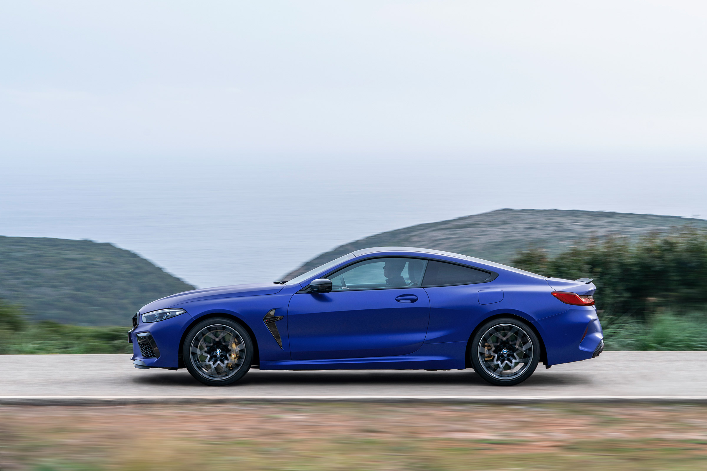 BMW M8 Competition - profile