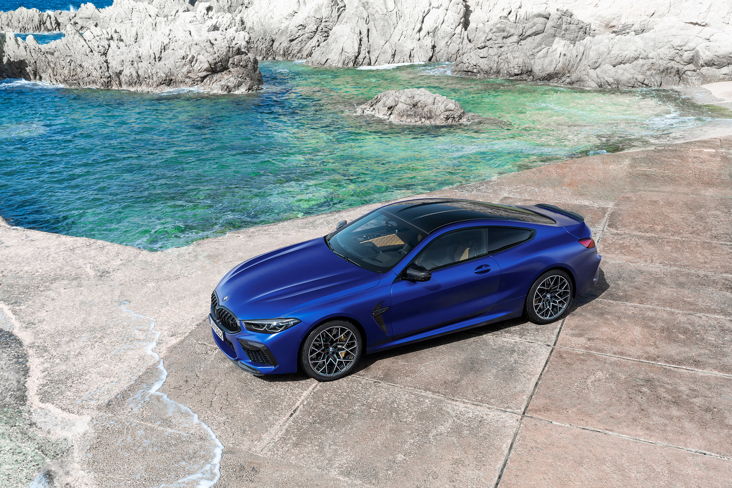BMW M8 Competition - top