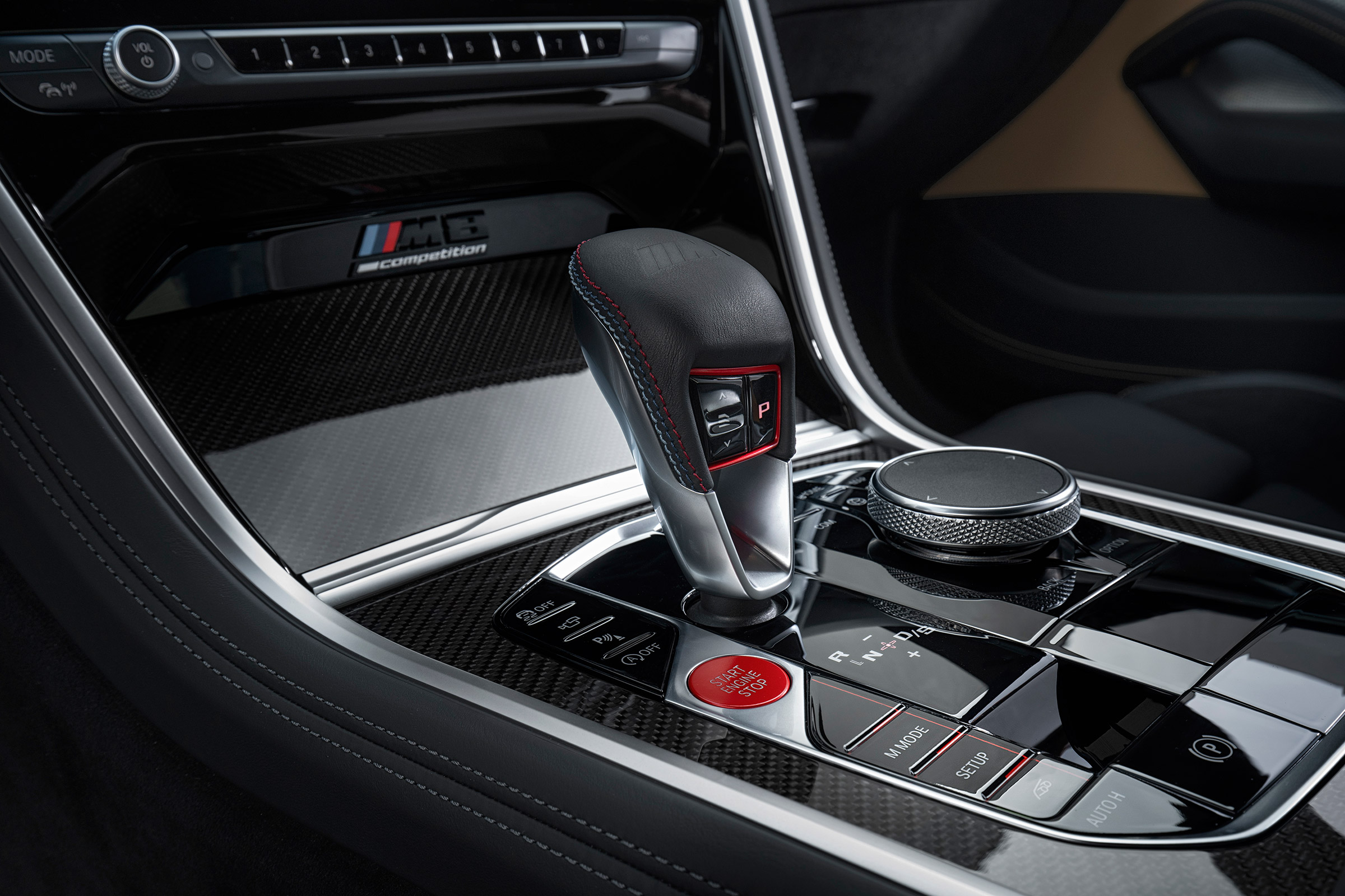 BMW M8 Competition - selector