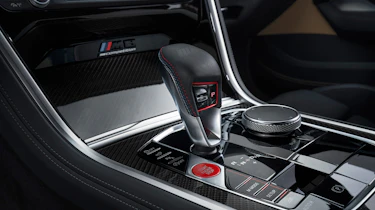 BMW M8 Competition - selector