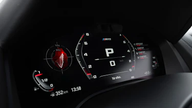 BMW M8 Competition - dials