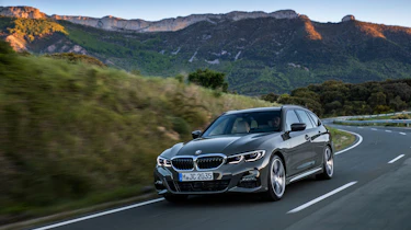 BMW 3-series Touring 2019 - front quarter
