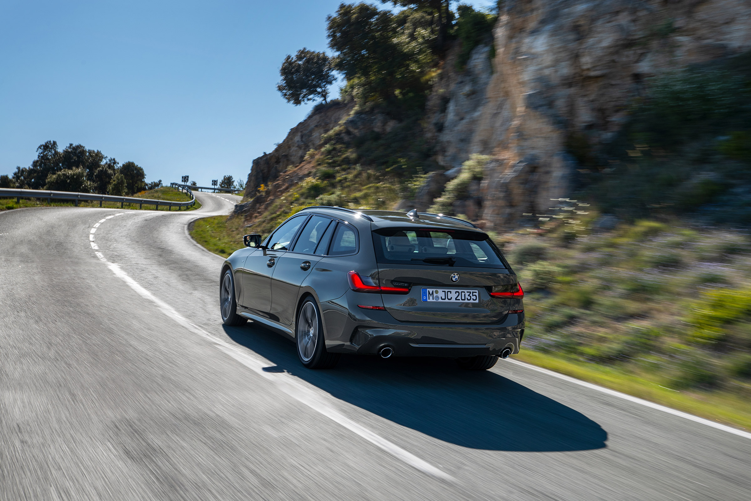 BMW 3-series Touring 2019 - rear