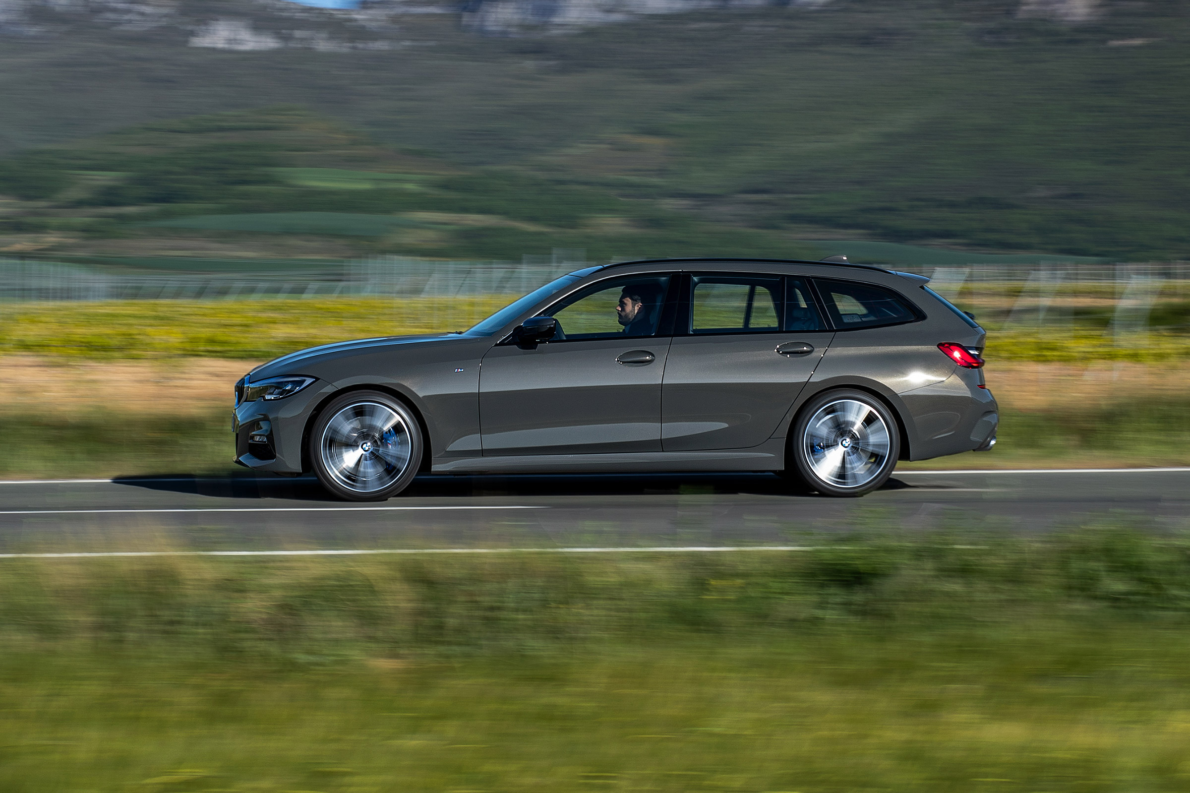 BMW 3-series Touring 2019 - side