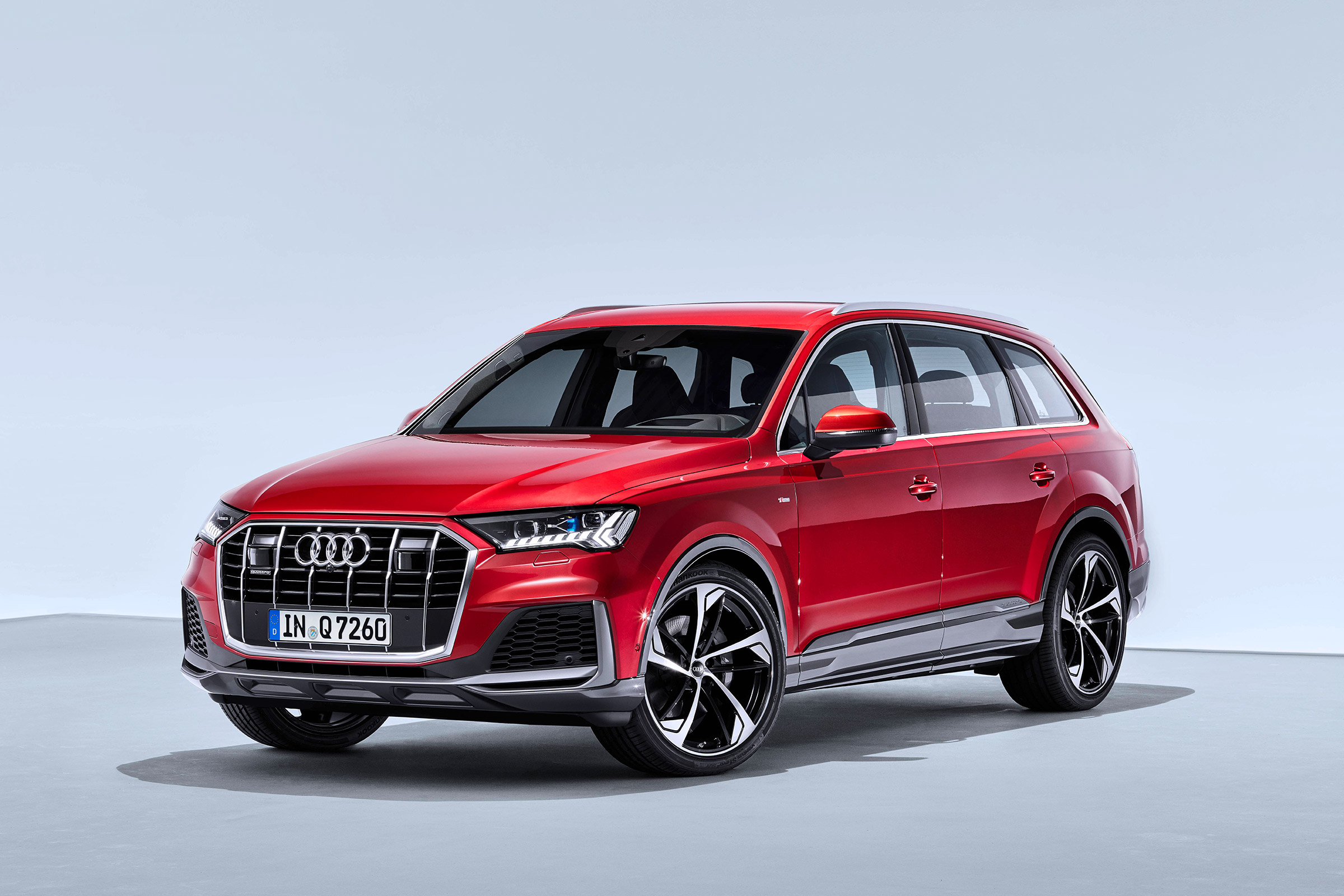 Audi Q7 facelift - front quarter