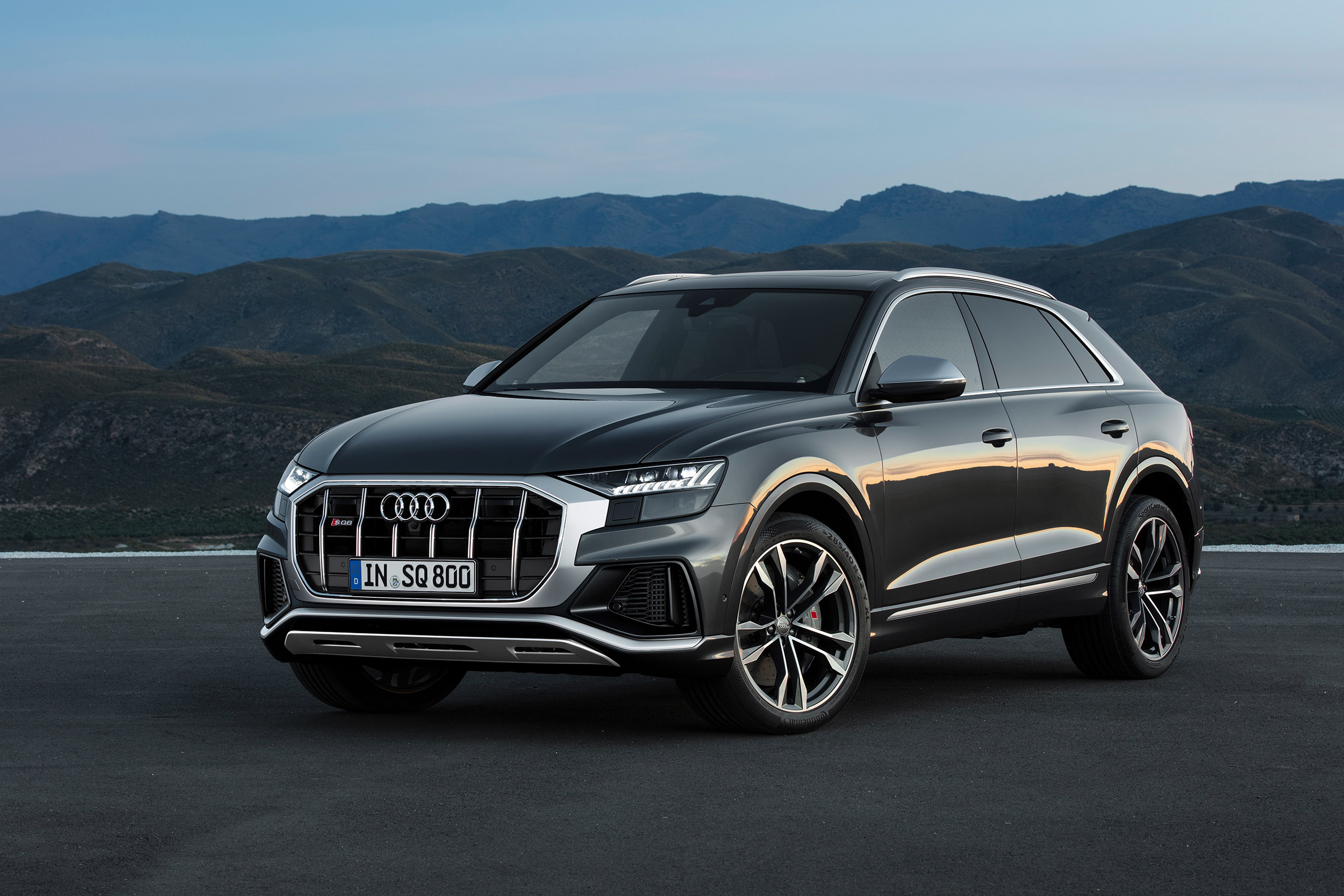 Audi SQ8 TDI - front quarter