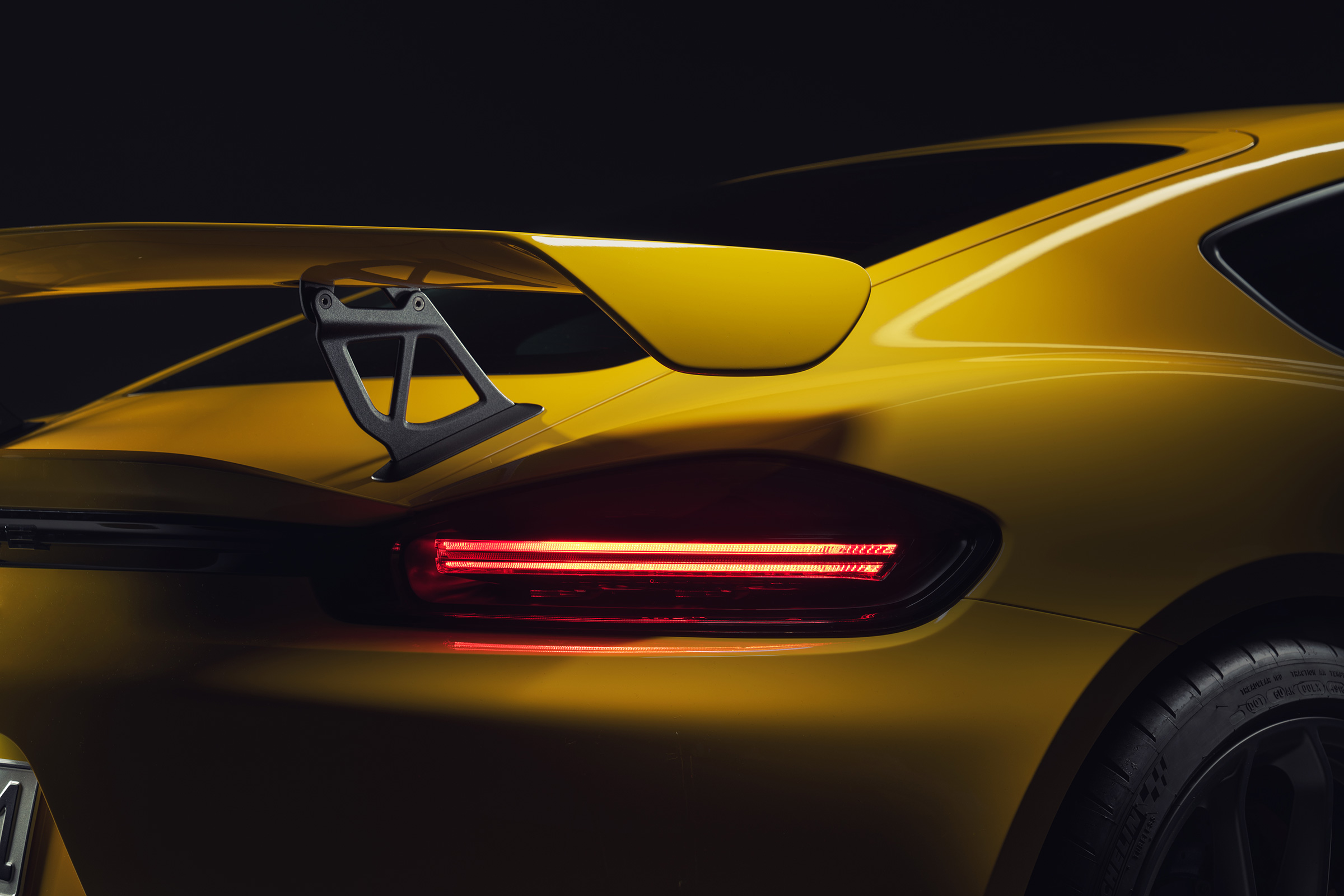 Porsche 718 Cayman GT4 lights
