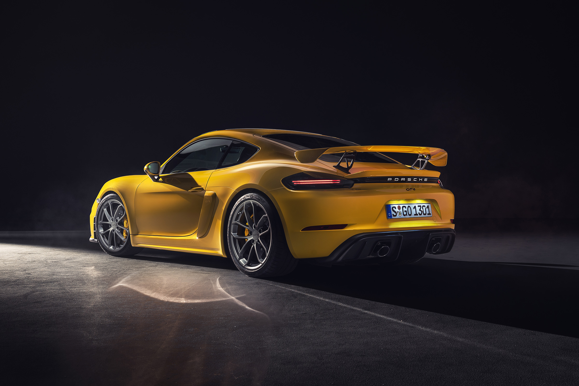 Porsche 718 Cayman GT4 rear