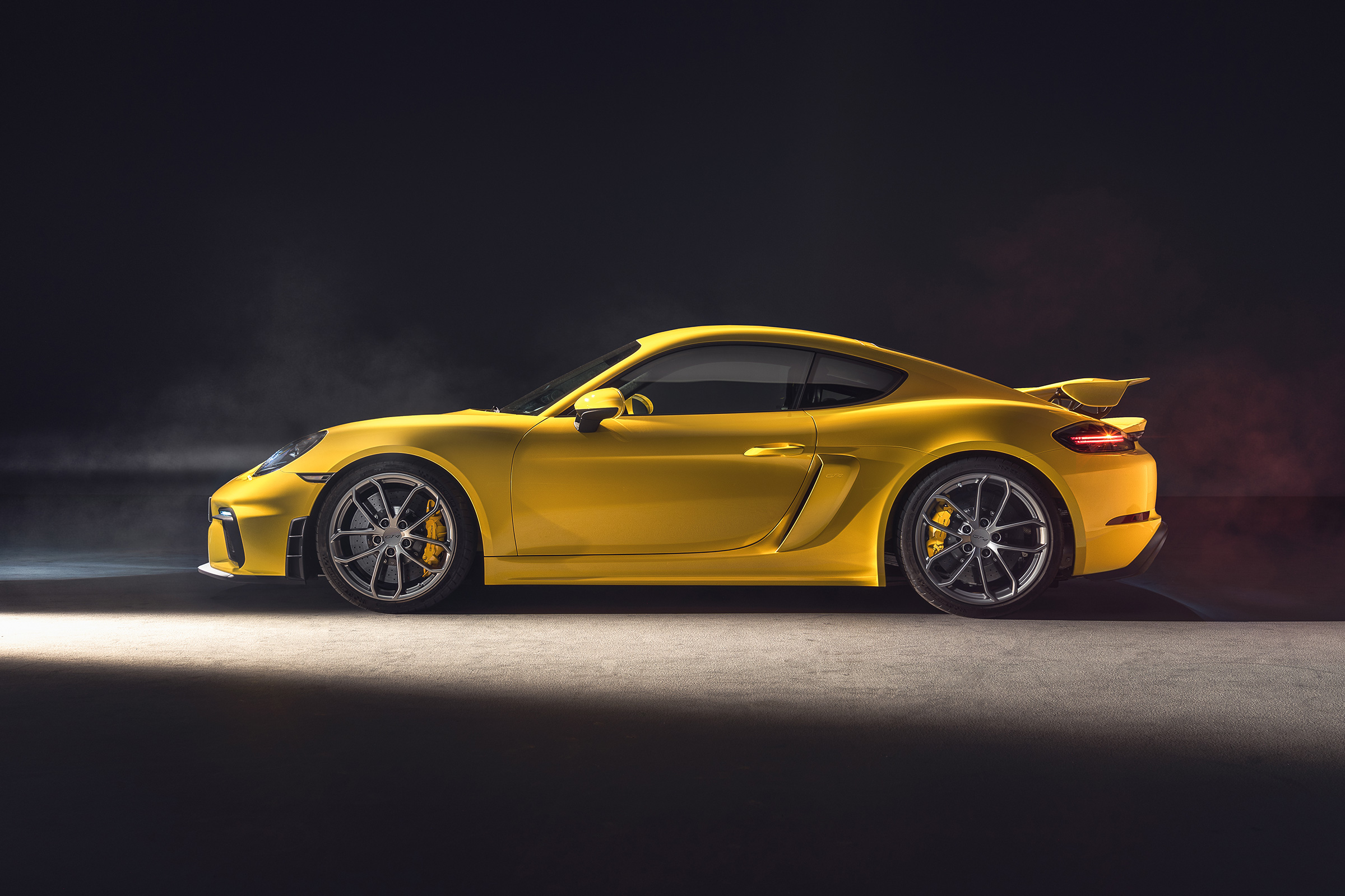 Porsche 718 Cayman GT4 side
